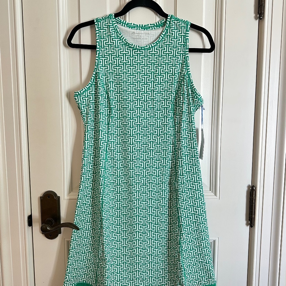 NWT Southern Tide Dress. Green Geo Pattern. Performance, travel, size small